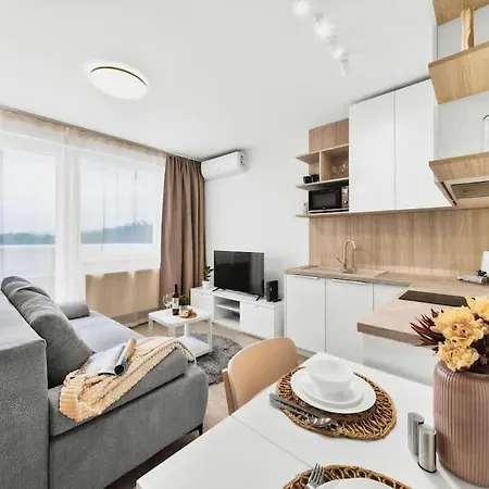 Near Bts Airport Daire Bratislava